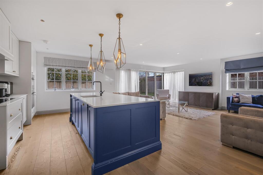 Beechview Drive, Hign Beech, EN9 - View 6