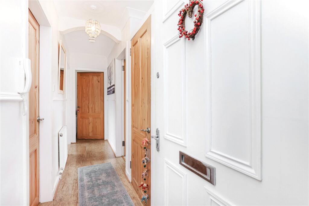 Apartment in Paisley, Gallowhill - View 3