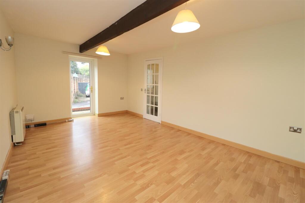 House in York - View 3