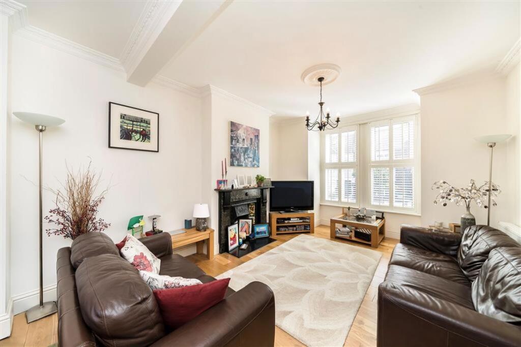 House in London - View 4