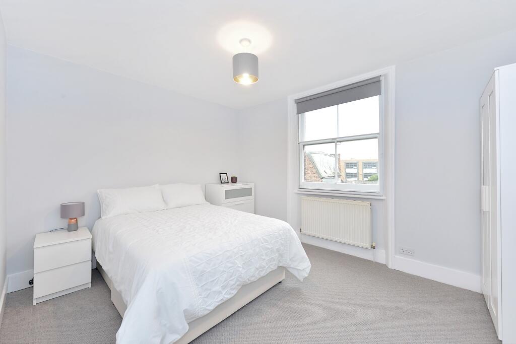 Apartment in London - More