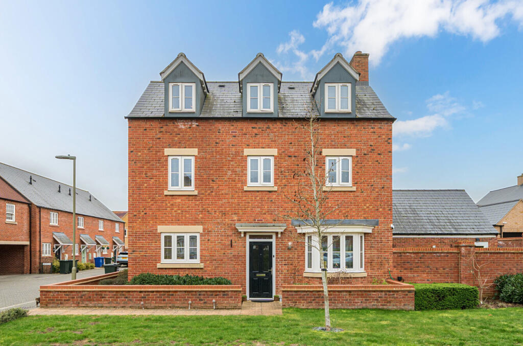 Main image of property: Lingfield Road, Bicester, Oxfordshire
