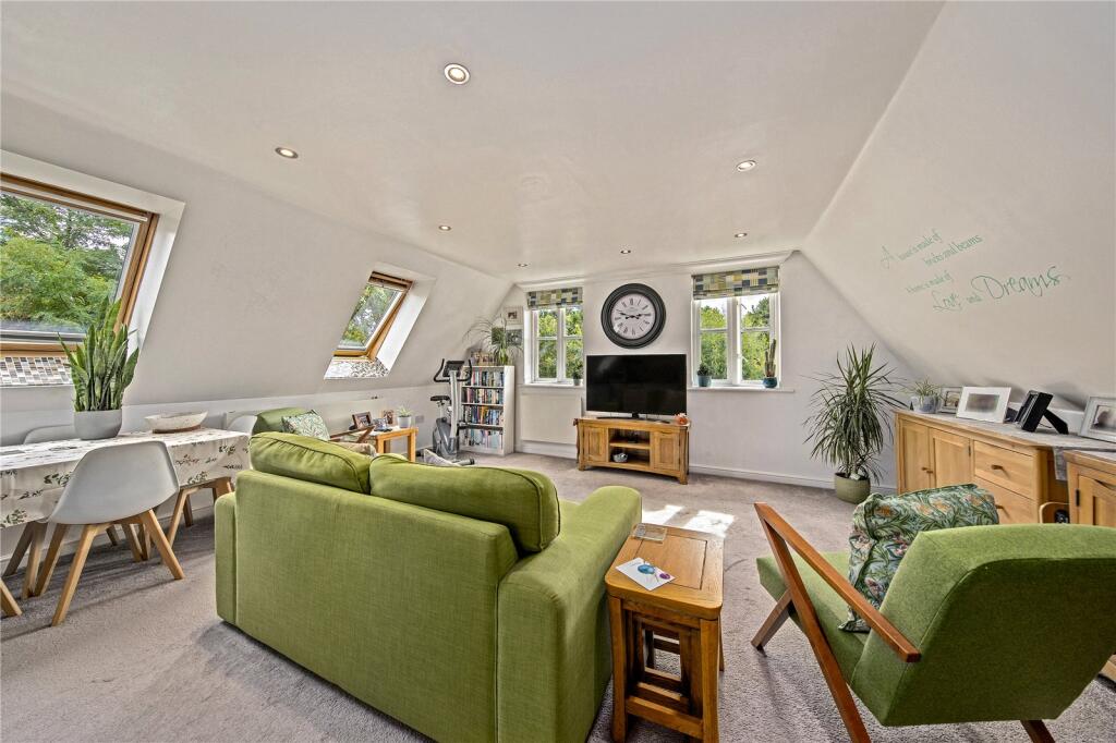 Apartment in Twickenham - View 2