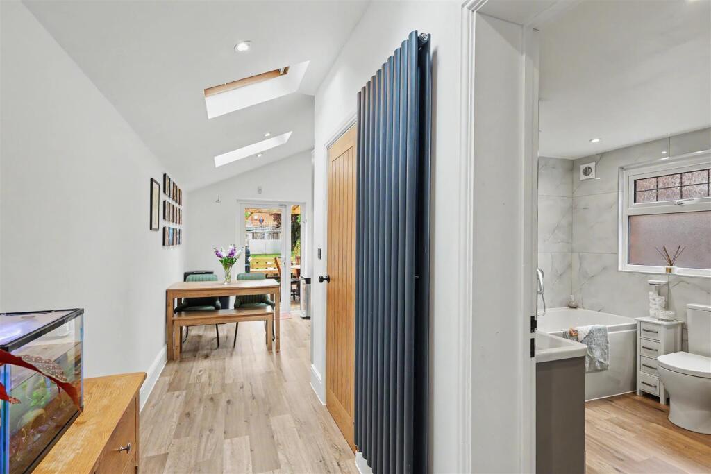 Weston Road, Stevenage, SG1 3RH - More