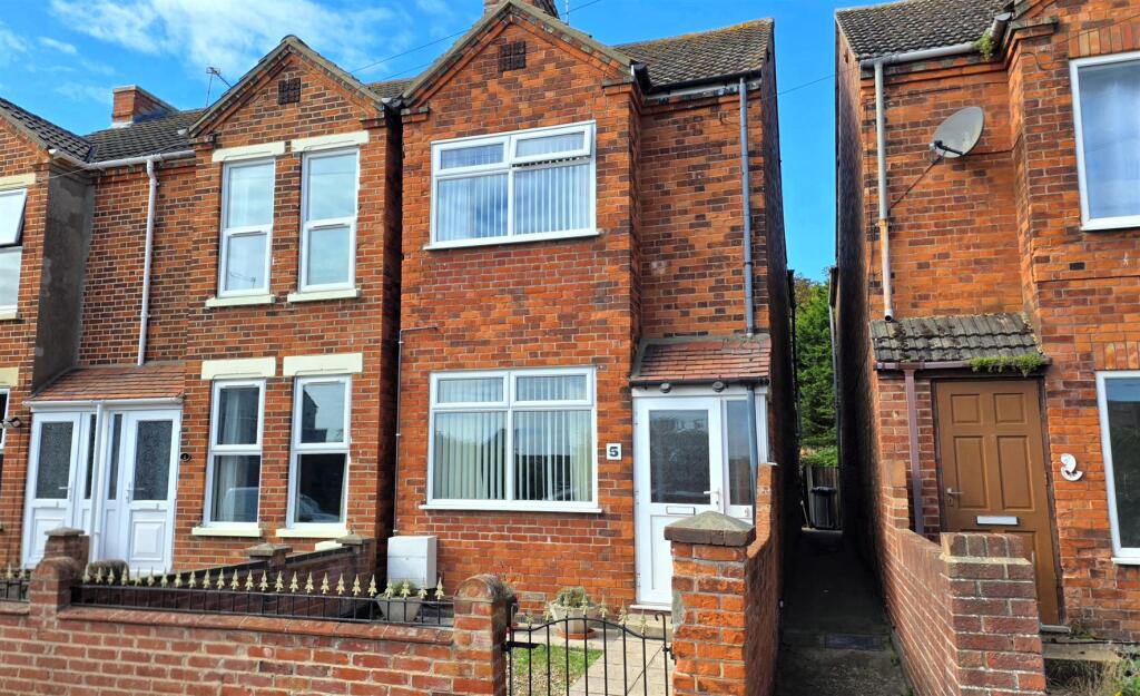 Main image of property: Blackwall Reach, Gorleston