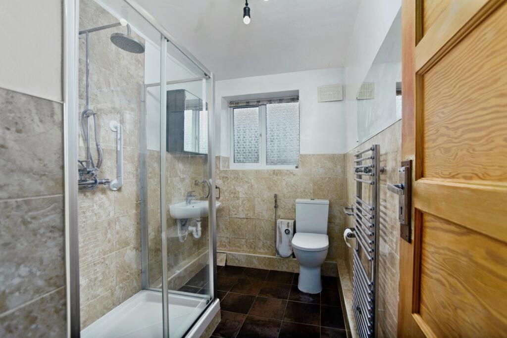 Apartment in Croydon - View 4