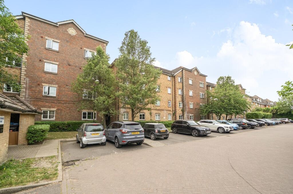 Main image of property: Harrisons Wharf, Purfleet, Essex, RM19 1QW