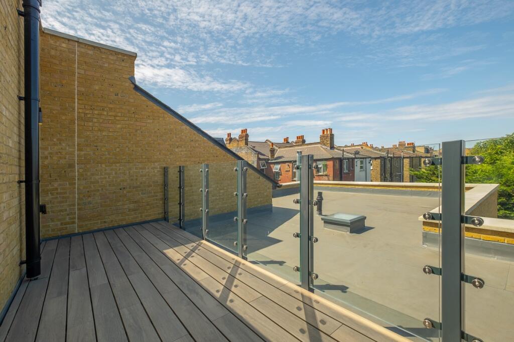 Apartment in London - More