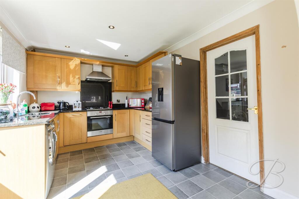 House in Mansfield, Forest Town - View 2