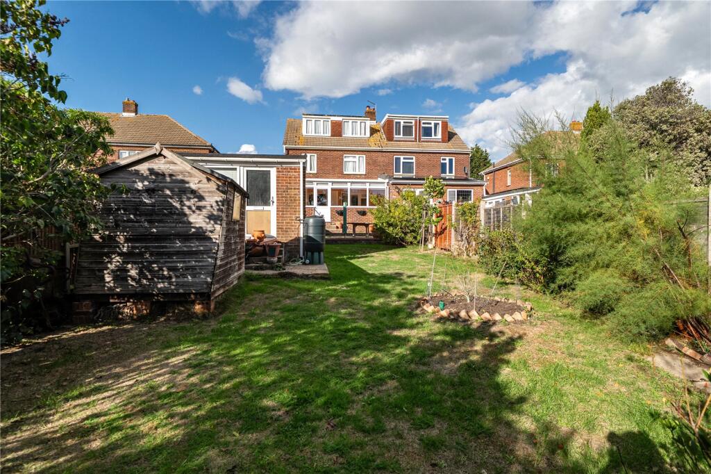 House in Fareham, Portchester - More