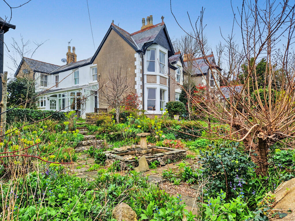 Main image of property: 3 CLEVIS HILL, NEWTON VILLAGE, PORTHCAWL, CF36 5NT