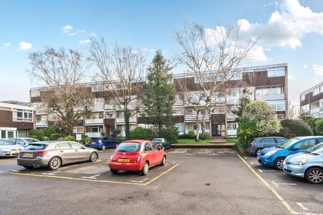 Hill View Court, Woking photo 3