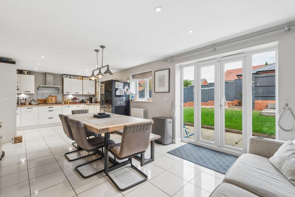 House in Shefford, Central Bedfordshire - View 4