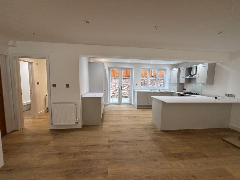 Lupin Farm Cottage, Alrewas Road, Burton-On-Trent photo 3
