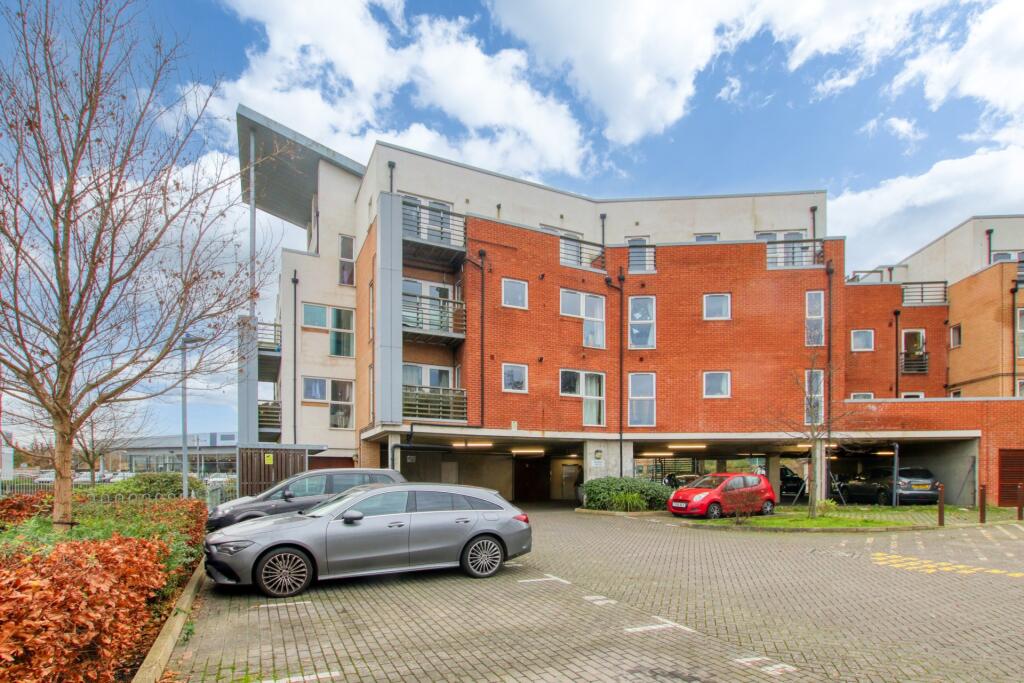 1-bed apartment on Davy Place, Bracknell, £190,000