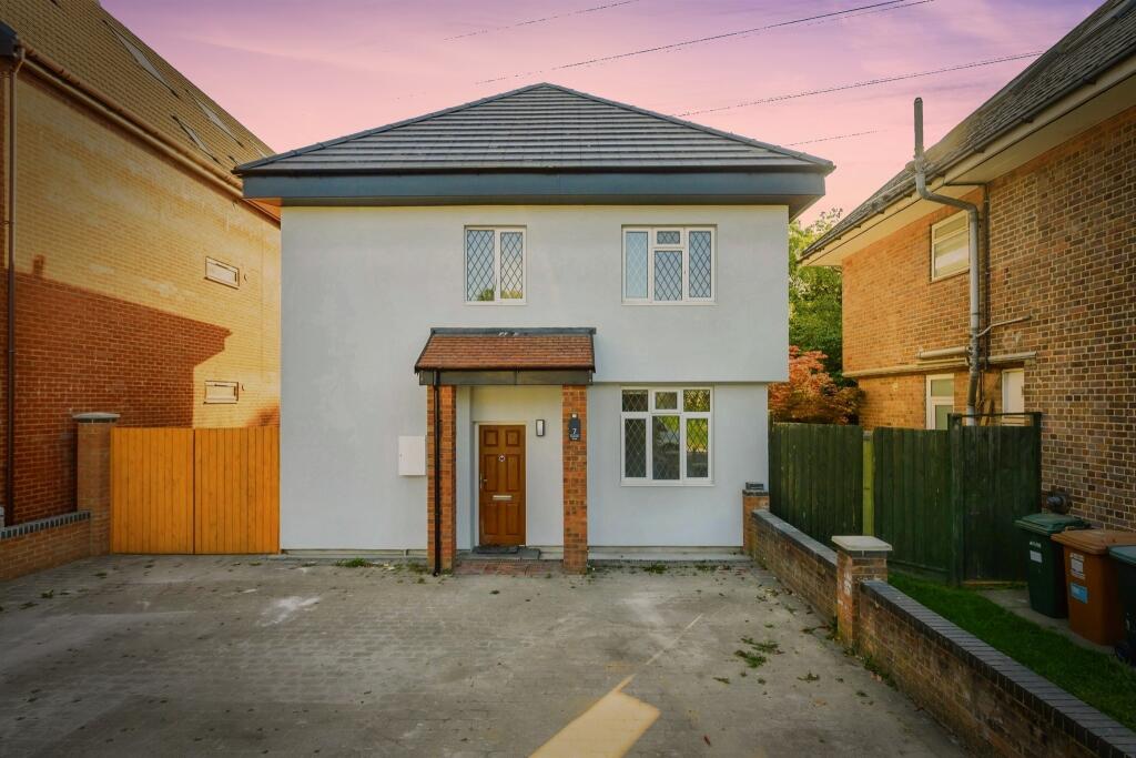 Main image of property: Bucknalls Close, Watford