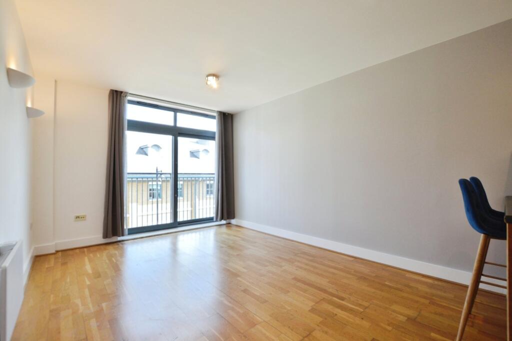 Apartment in Kingston upon Thames - View 5