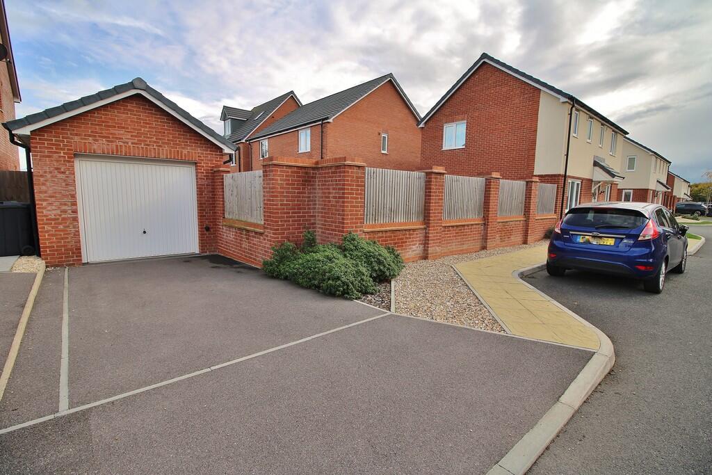 House in Havant, Hampshire - View 2
