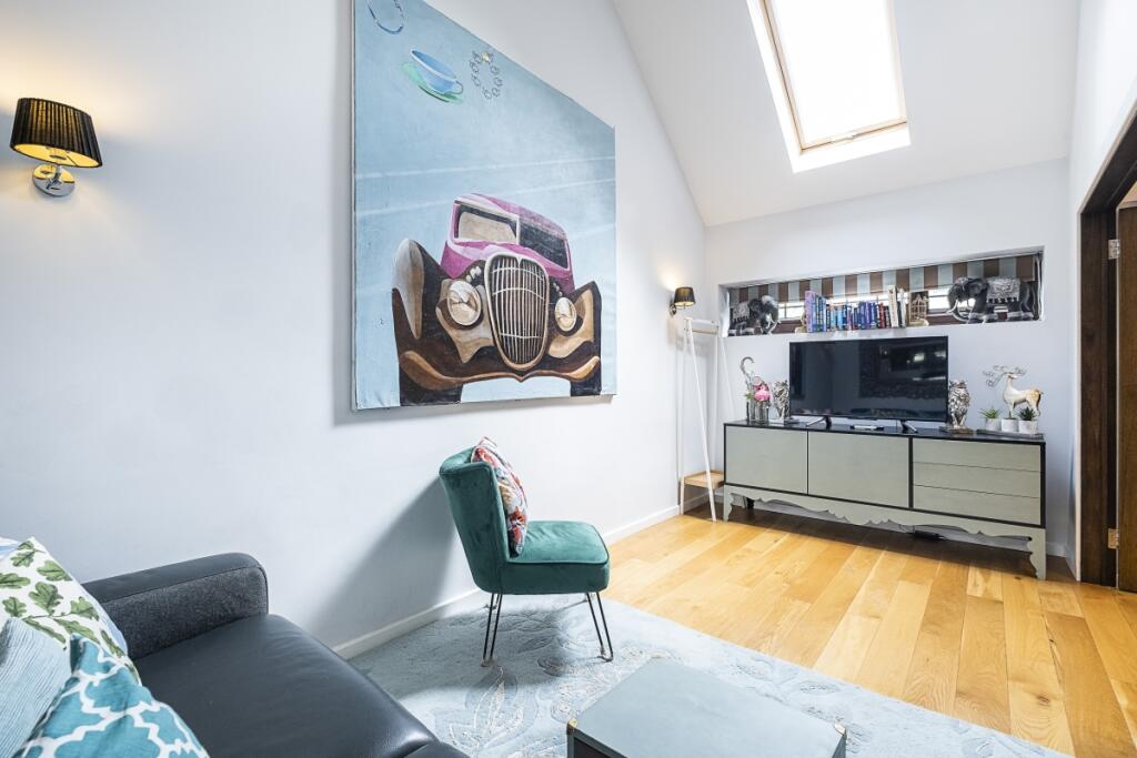 2 bedroom semi-detached house for rent