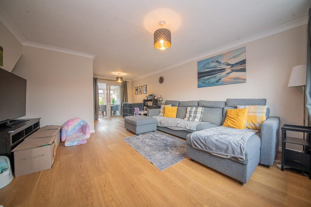Fair Oak Road, Bishopstoke, Eastleigh, SO50 photo 2