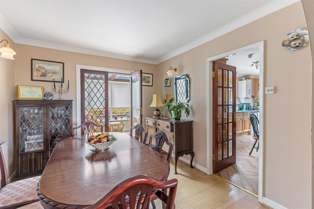 House in Bradford, Esscroft, Burley - More