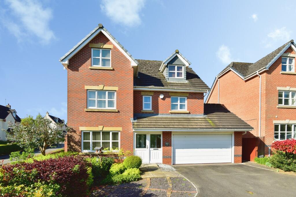 Main image of property: Oakfield Close, Stoke-on-Trent, ST6