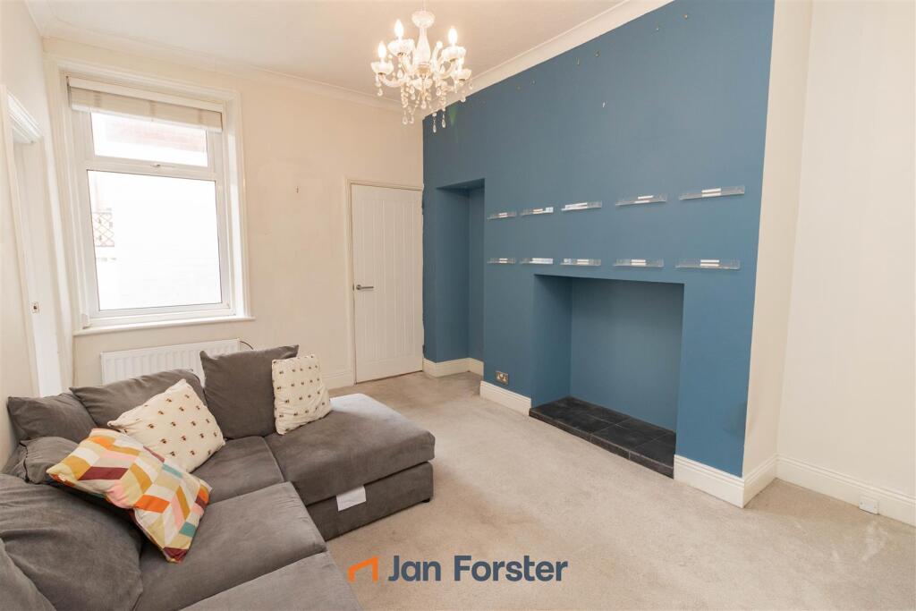 Apartment in North Tyneside, North East - View 3