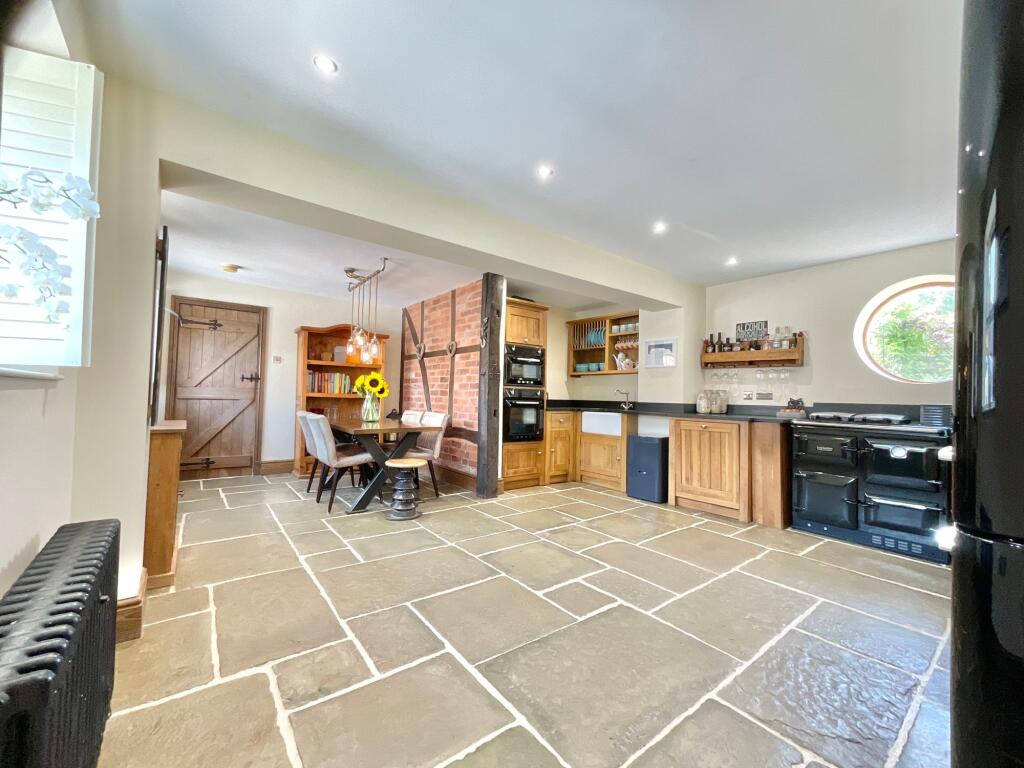 House in Stoke-on-Trent - View 3