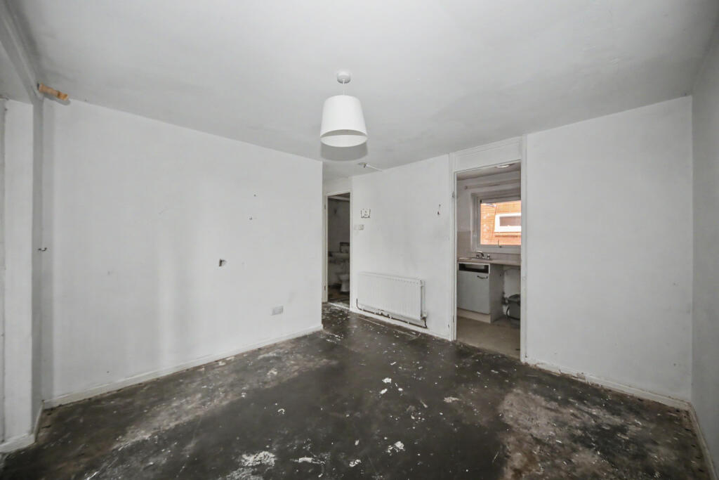 Apartment in Preston - View 5