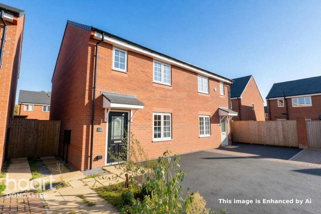 3-bed semi-detached on Hawk Drive, Dunsville, Doncaster, £200,000