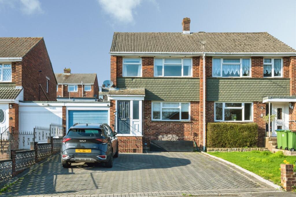 Main image of property: Banbury Avenue, Southampton