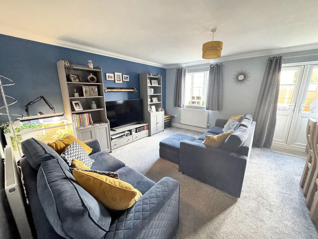 Blaydon Place, Sutton photo 3