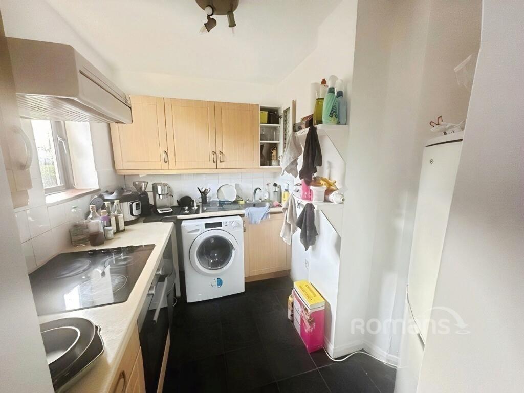 Apartment in Maidenhead, North Town - More