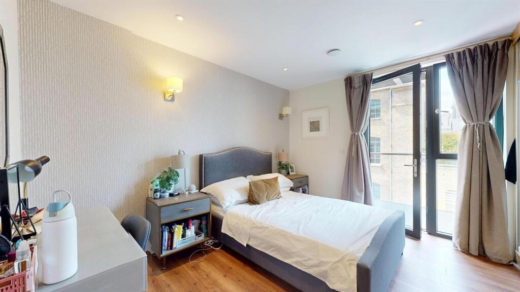 Main image of property: 80 Back Church Lane, Twyne House Apartments, London