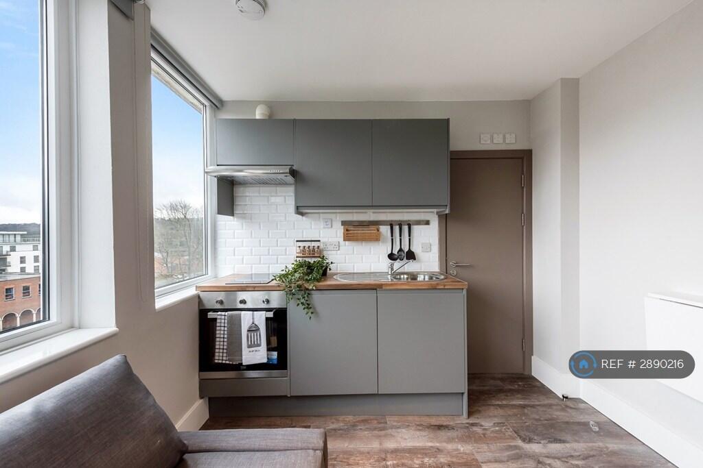Apartment in Enfield - View 3