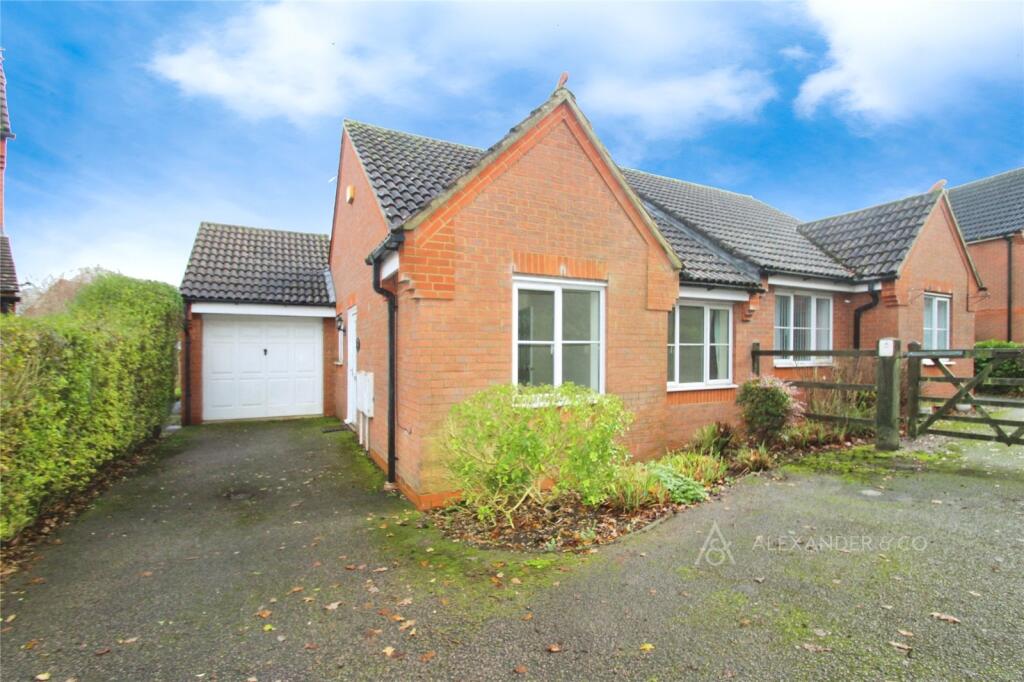 Main image of property: Foxglove Close, Buckingham, Buckinghamshire, MK18