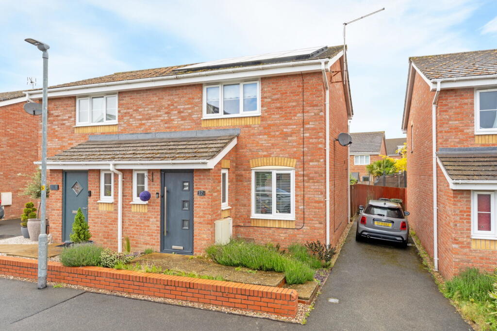 Main image of property: Magpie Close, Corby, Northamptonshire, NN18 8FJ