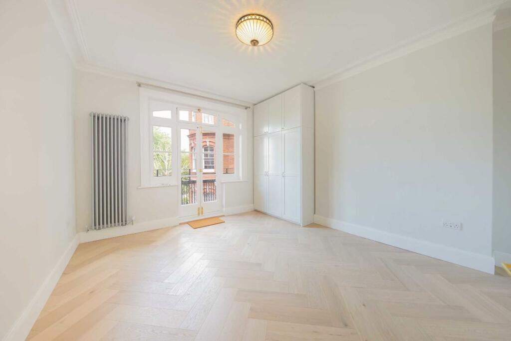 Apartment in London, West Kensington - View 5
