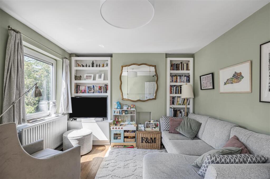 3-bed maisonette on Victoria Drive, SW19, £500,000