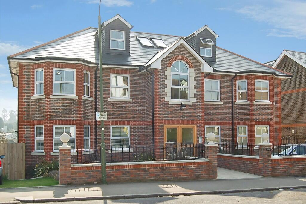 Main image of property: 8 Ashmead Heights 