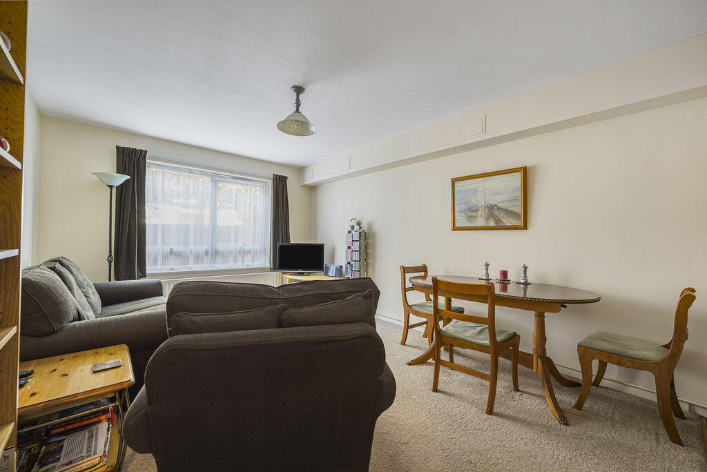 Apartment in Dartford - View 5