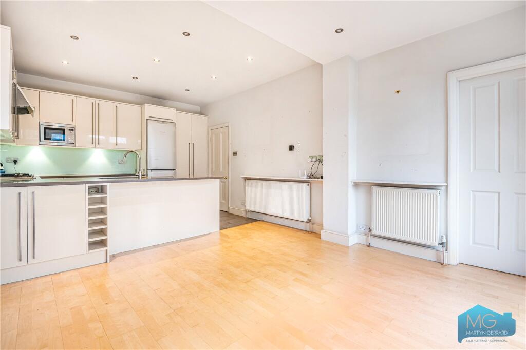 Radcliffe Road, London, N21 photo 3