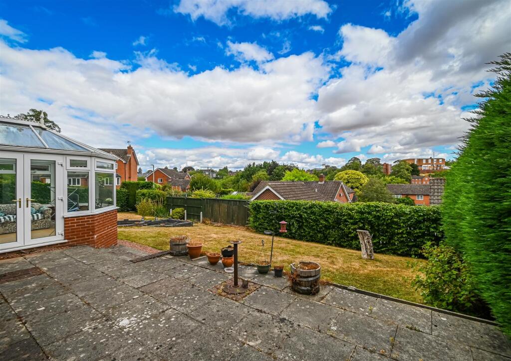 House in Bridgnorth, High Town, Oldbury - View 2