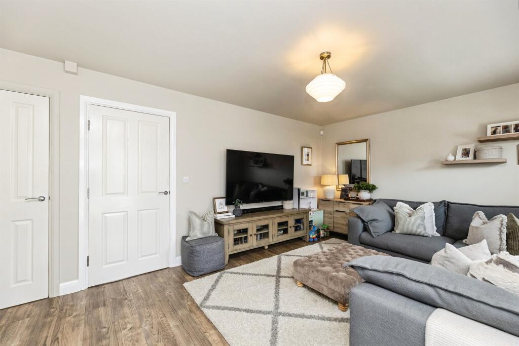 Paddock Close, Brierley, Barnsley photo 3