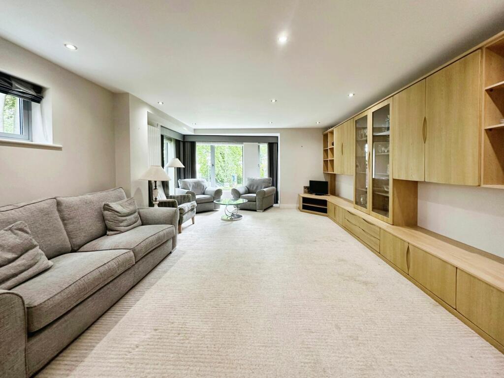 Apartment in Salford, Greater Manchester - View 2