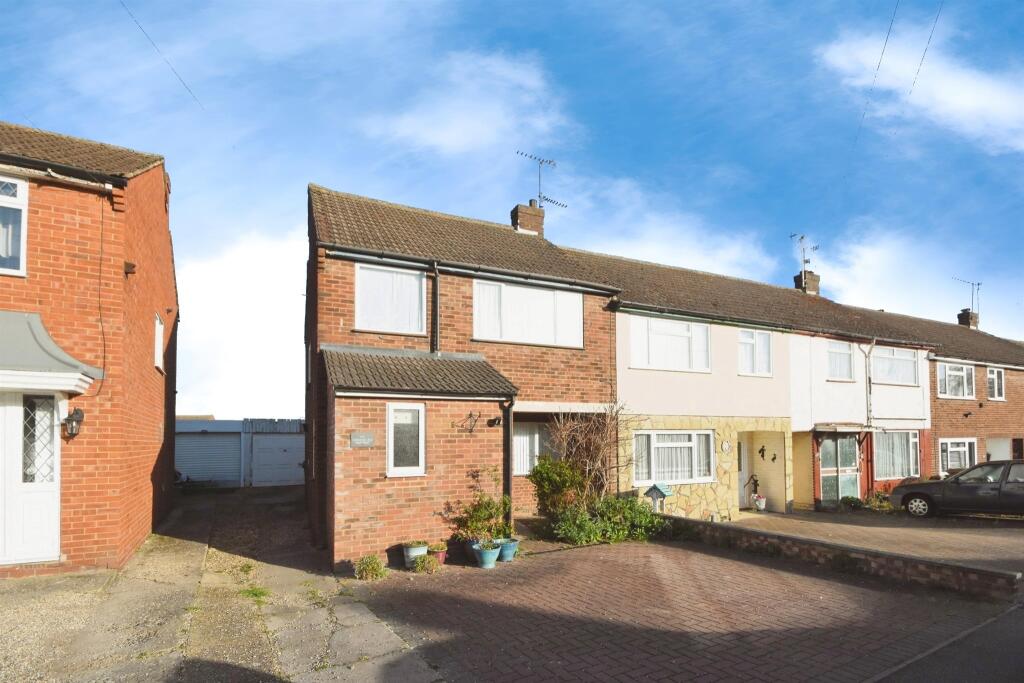4-bed terraced on Gloucester Avenue, Moulsham Lodge, Chelmsford, £350,000