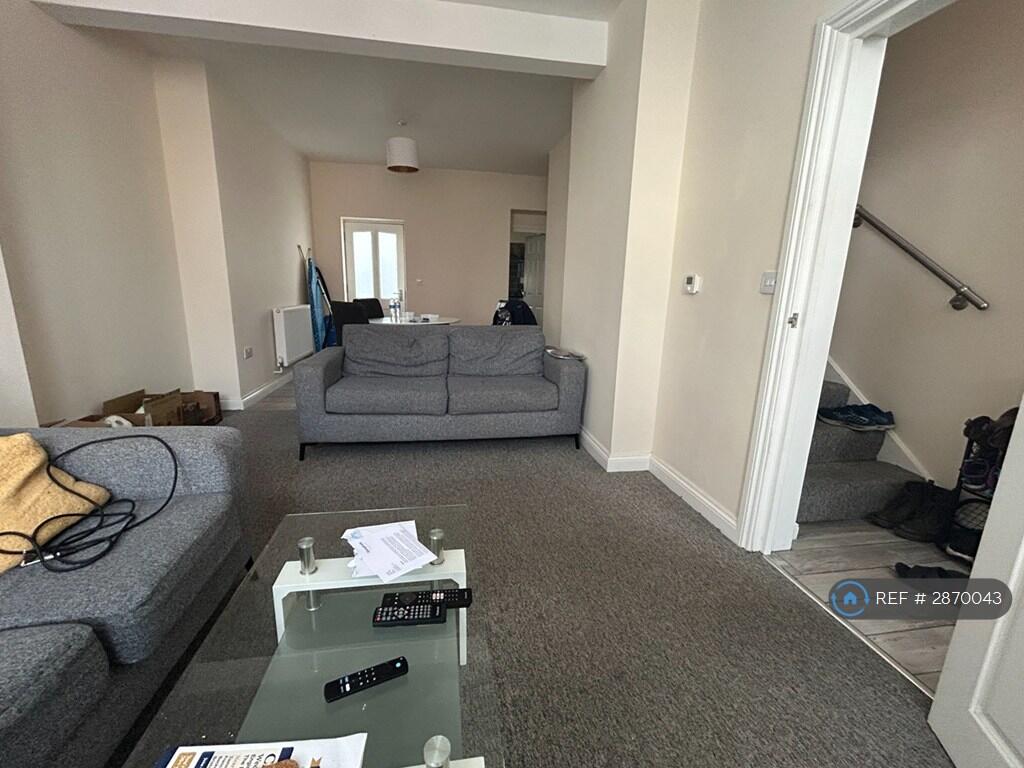 4 bedroom terraced house for rent