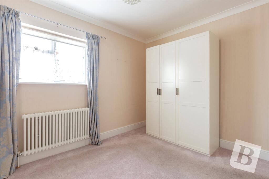 Essex Road, Romford, RM7 - View 4