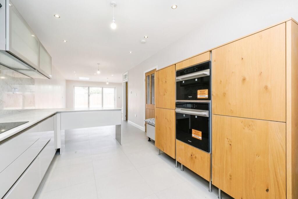 House in Romford - View 5