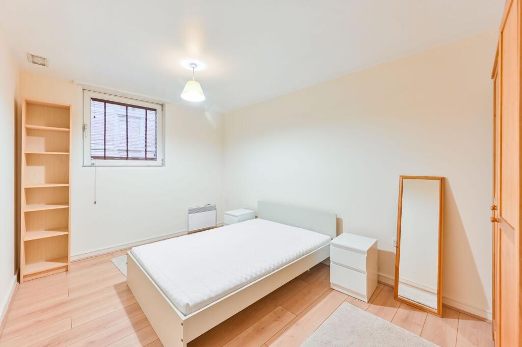Apartment in London - View 4